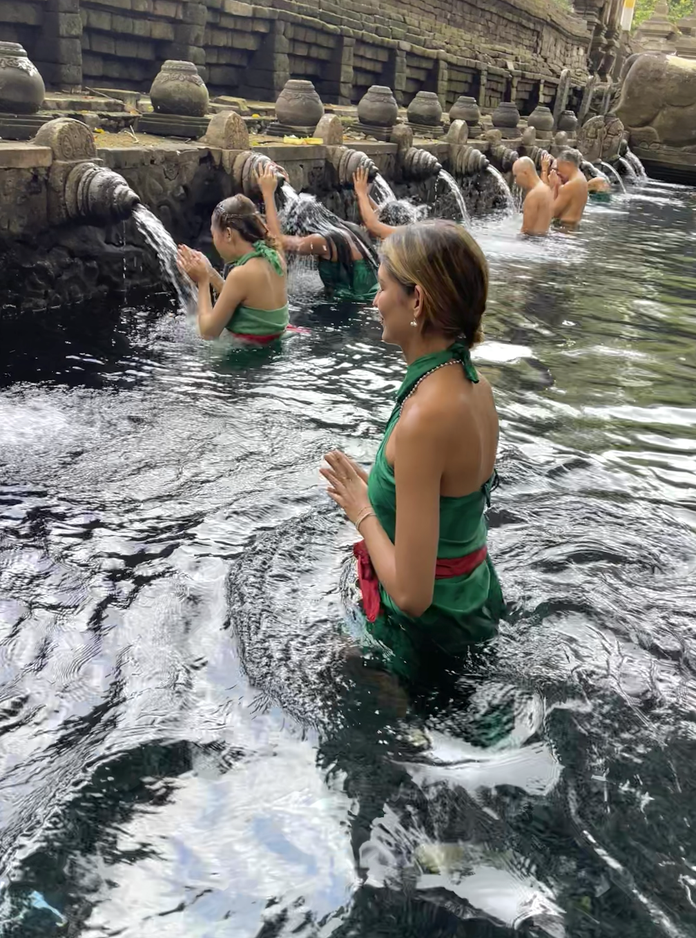 EL ARTE DE ABRAZAR LA MUERTE: TIRTA EMPUL